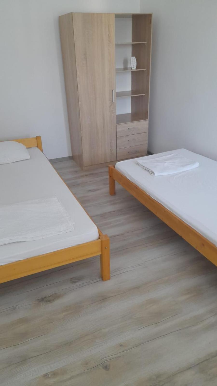 4 Rooms Apartment Tulcea Exterior foto
